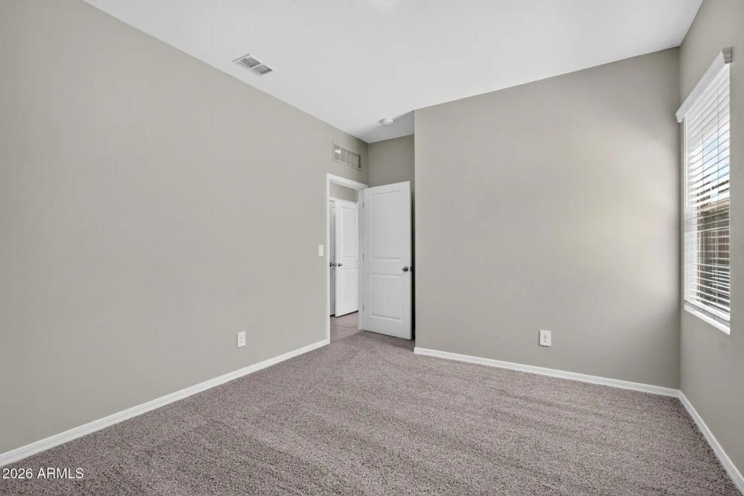 Real Estate Picture 11