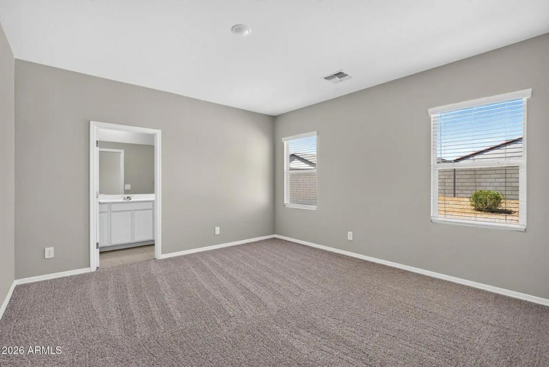Real Estate Picture 8