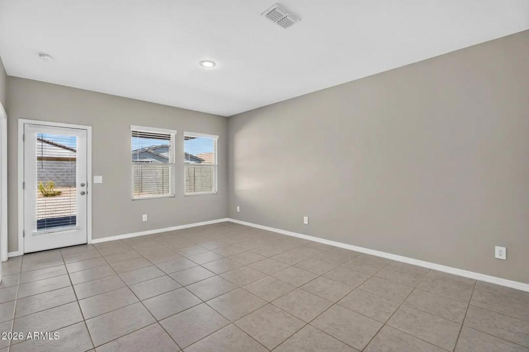 Real Estate Picture 23