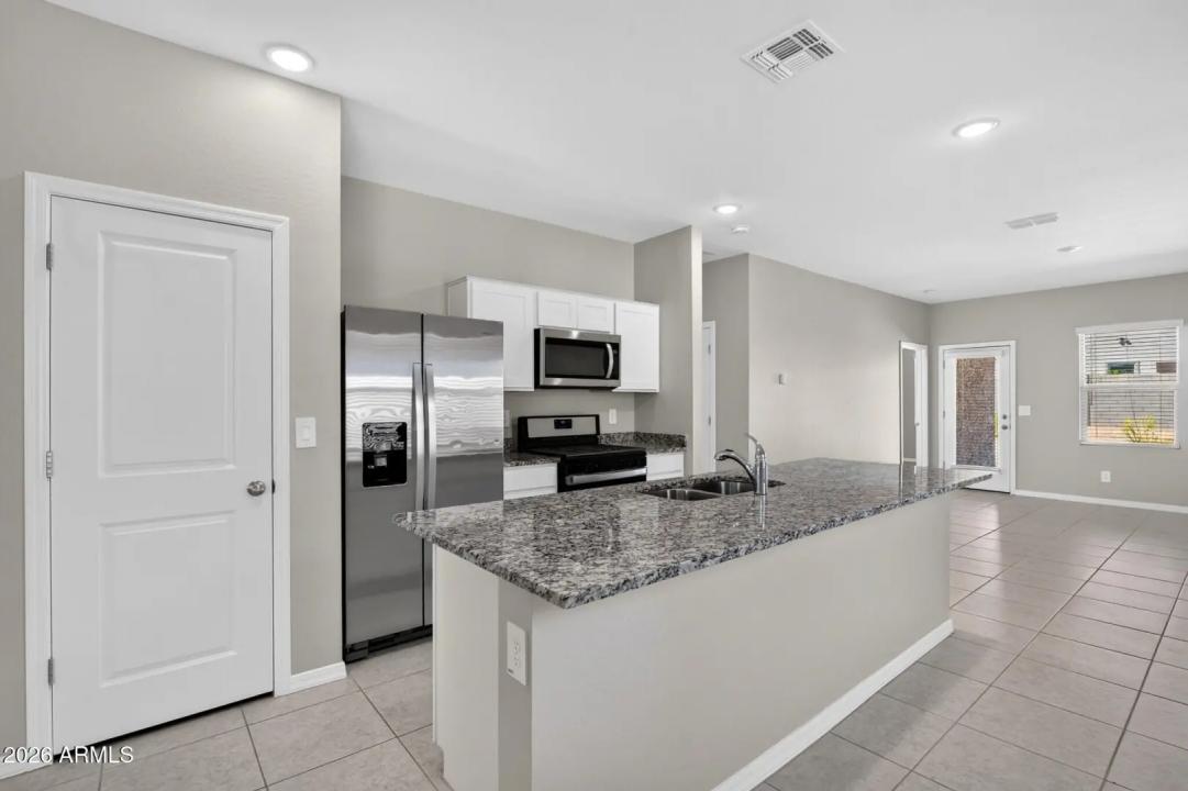 Real Estate Picture 6