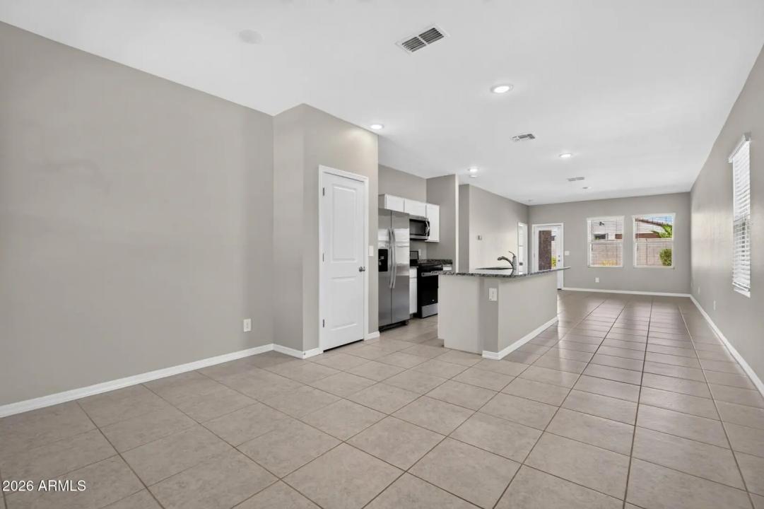 Real Estate Picture 5