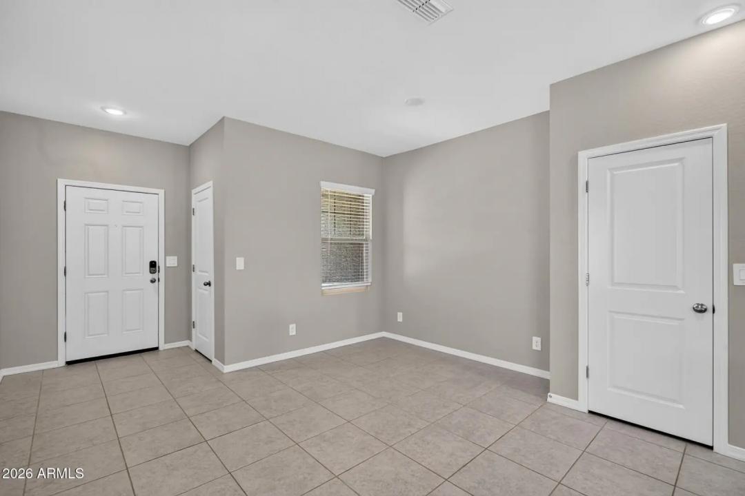 Real Estate Picture 3