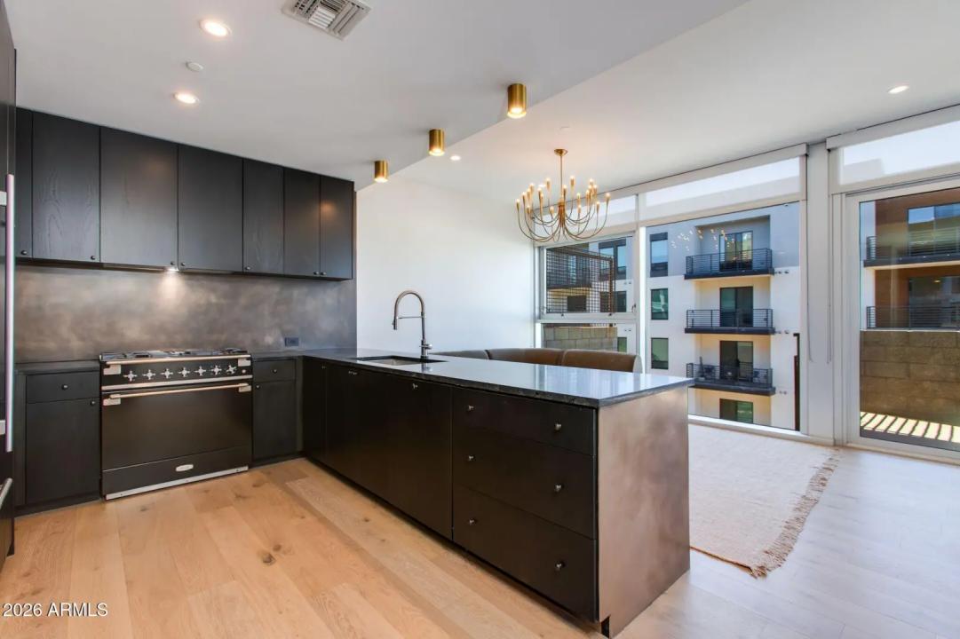 Real Estate Picture 3