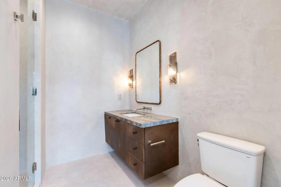 Real Estate Picture 9