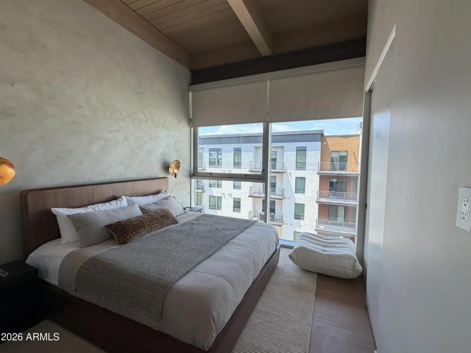 Real Estate Picture 8