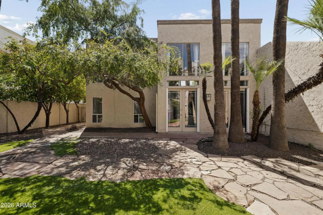 Real Estate Picture 4