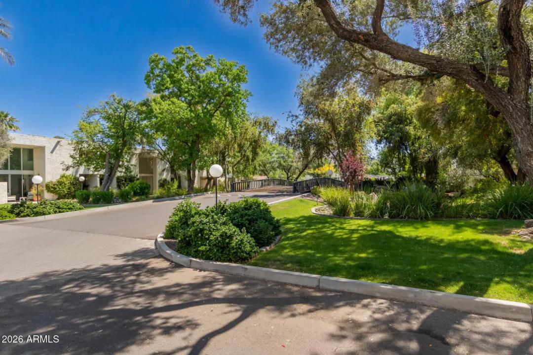 Real Estate Picture 24