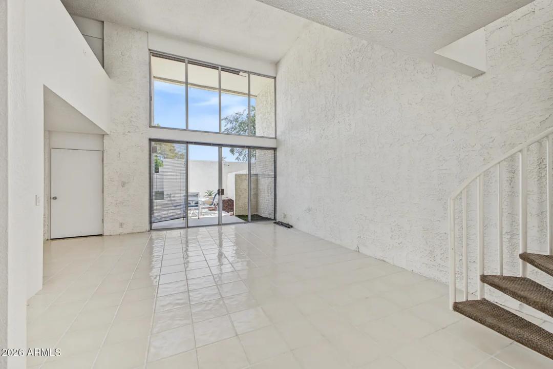 Real Estate Picture 7