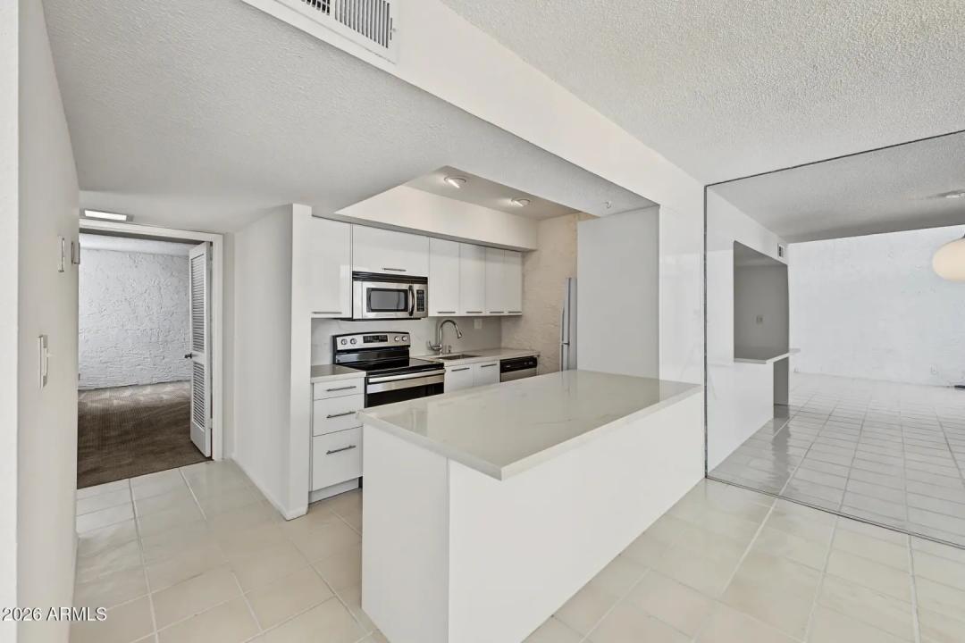 Real Estate Picture 5