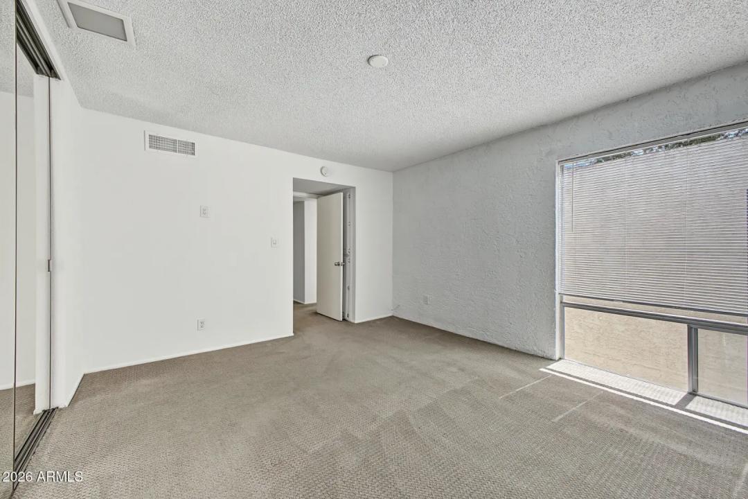 Real Estate Picture 8