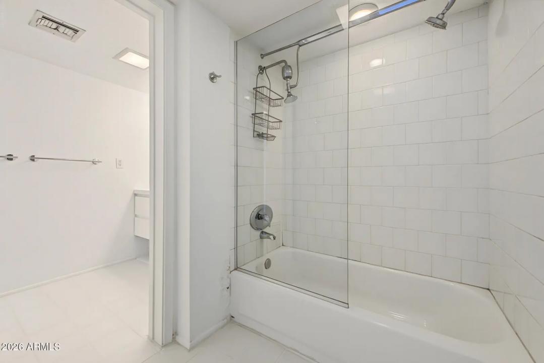 Real Estate Picture 11