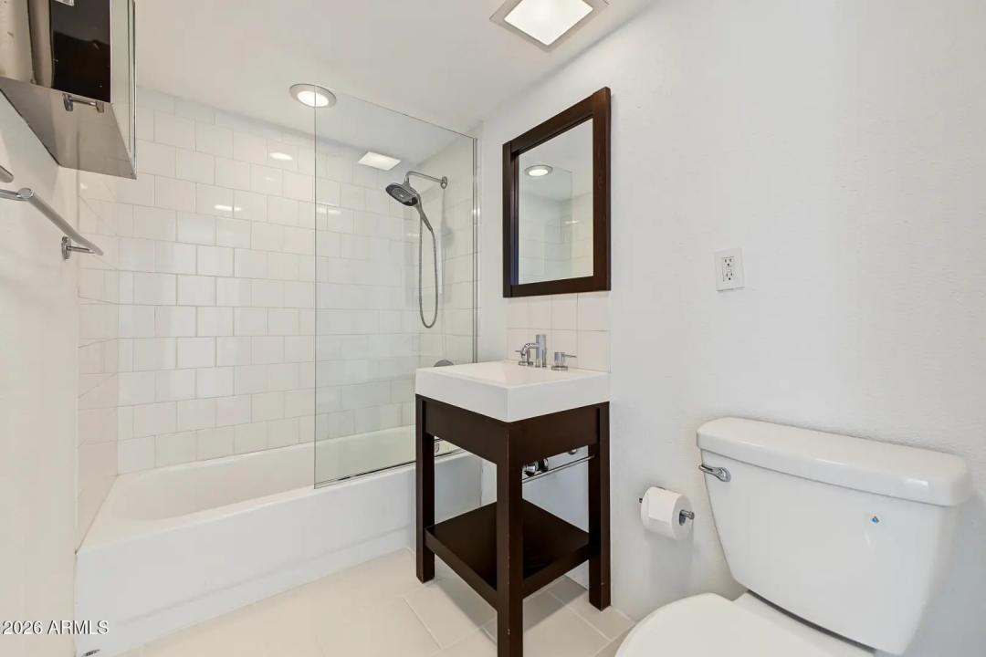 Real Estate Picture 14