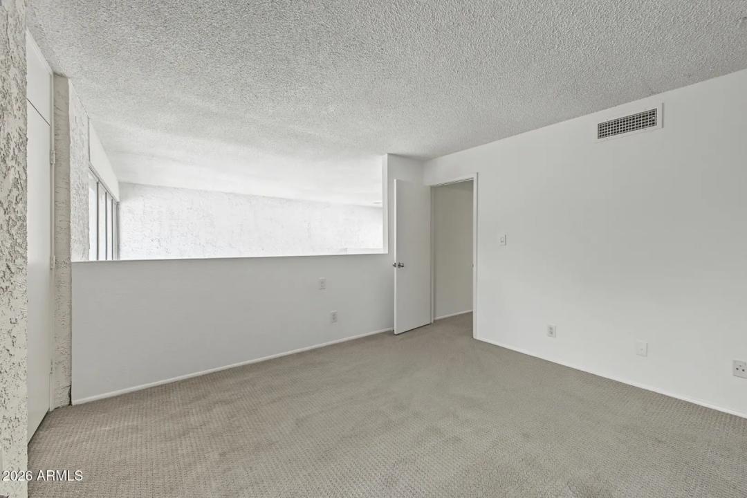 Real Estate Picture 16