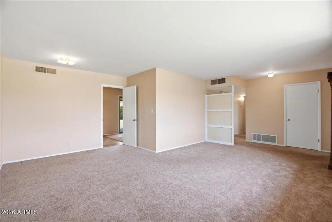 Real Estate Picture 3