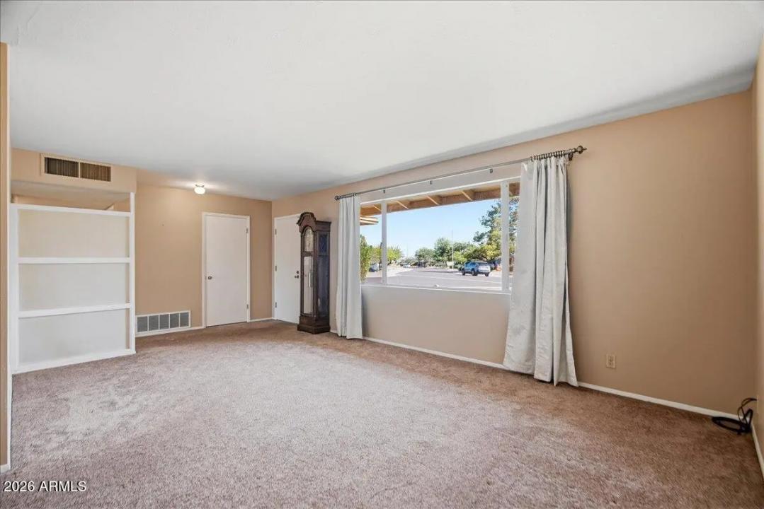 Real Estate Picture 6