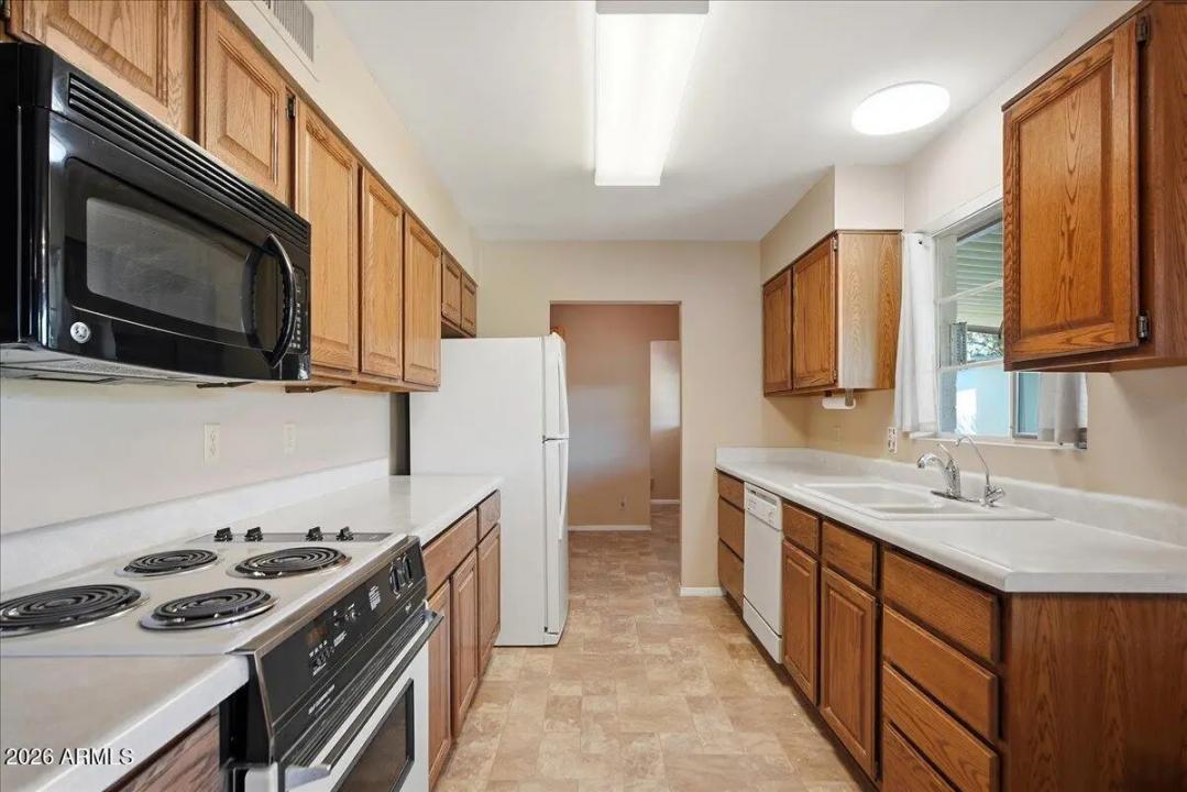 Real Estate Picture 10