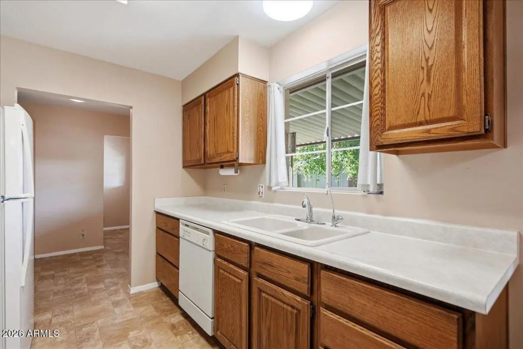 Real Estate Picture 11