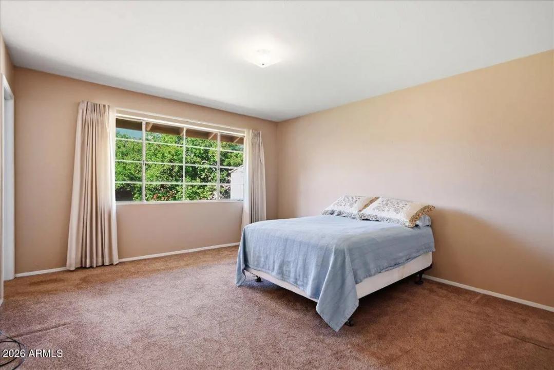 Real Estate Picture 13