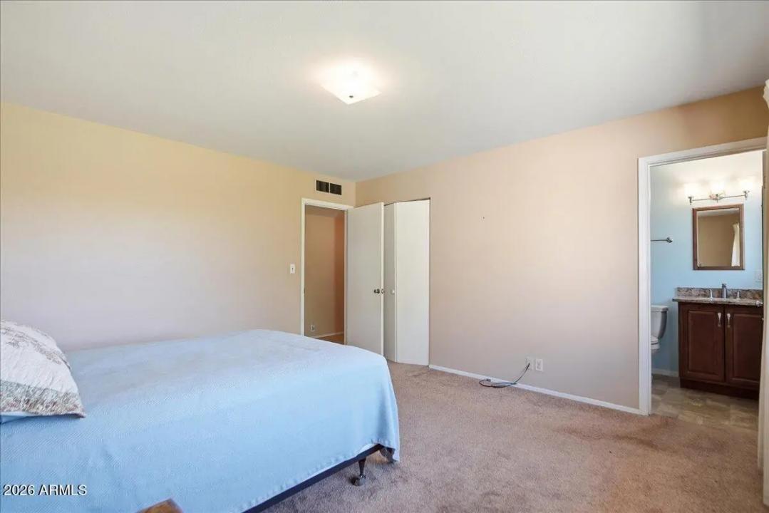 Real Estate Picture 14