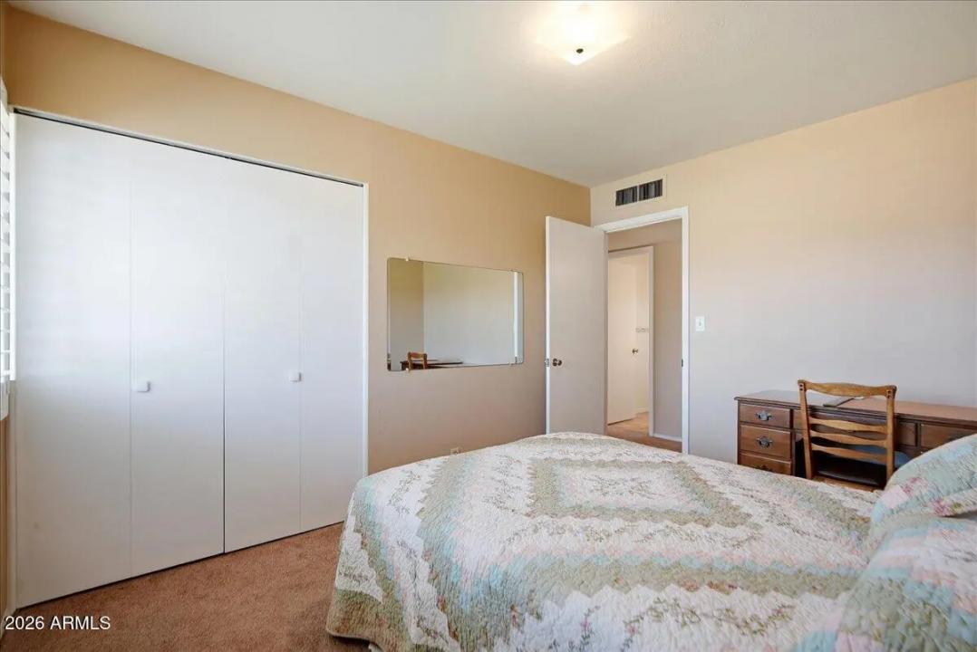 Real Estate Picture 22