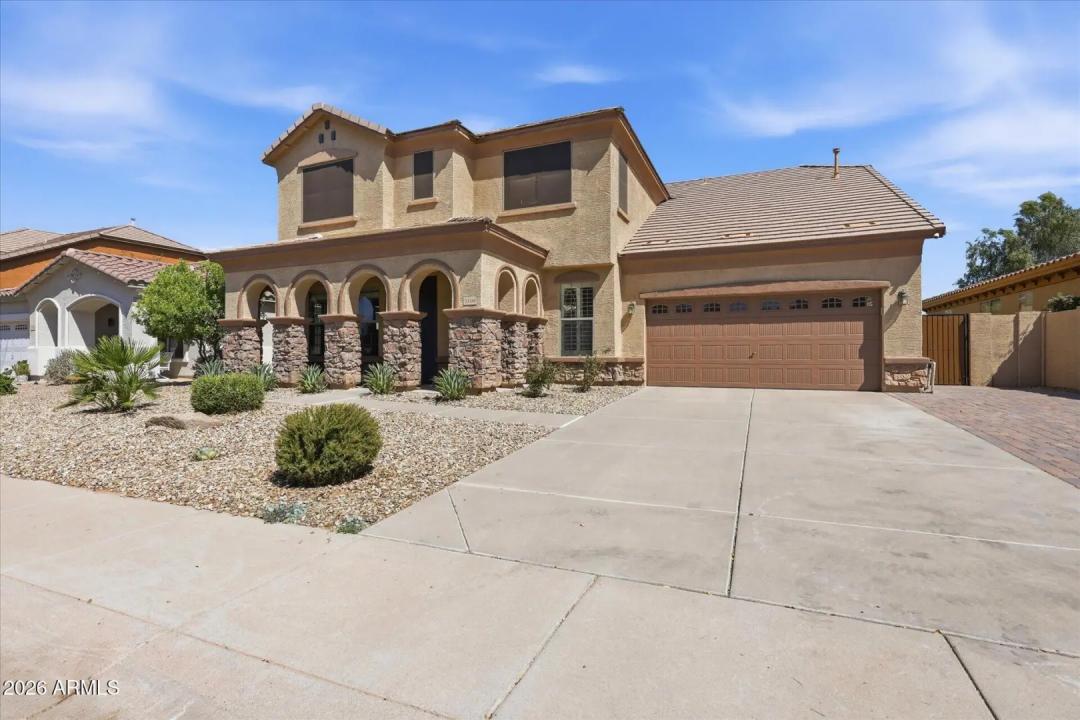 Real Estate Picture 4
