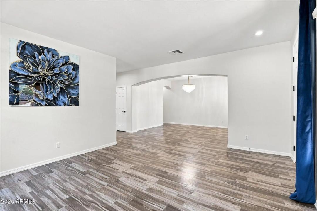 Real Estate Picture 6