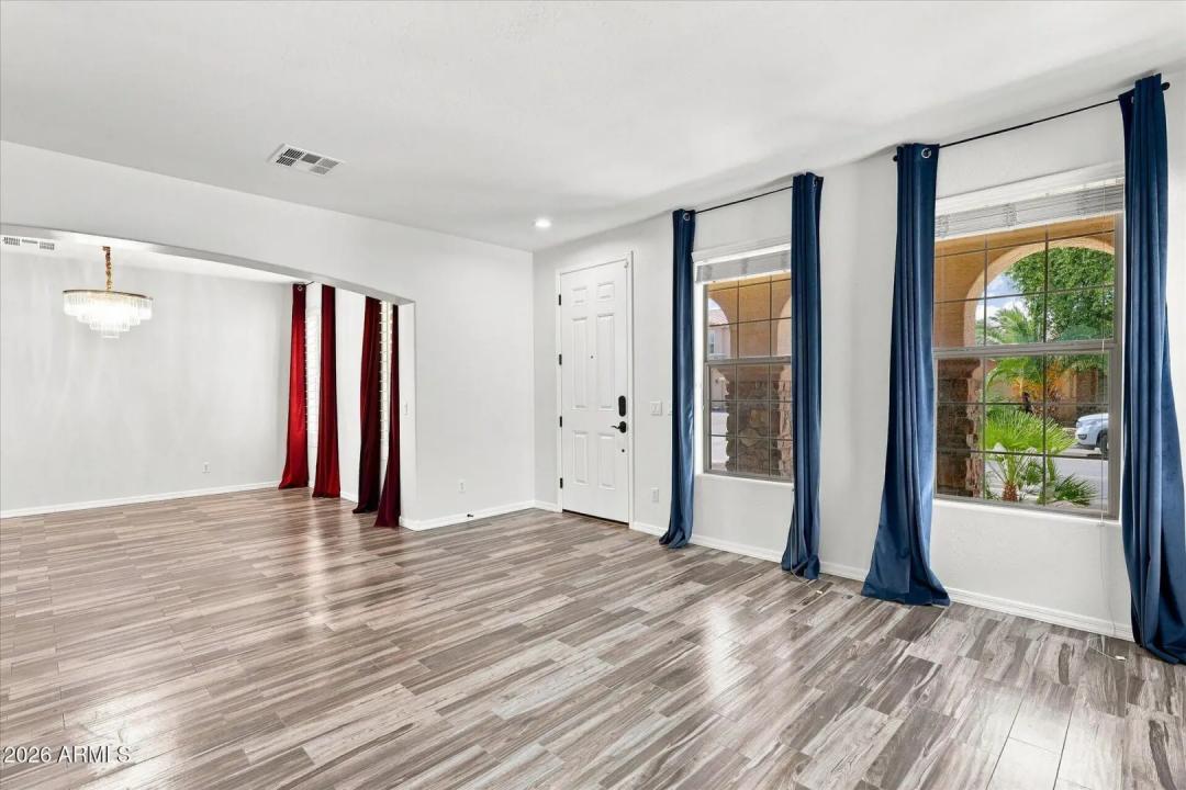 Real Estate Picture 7