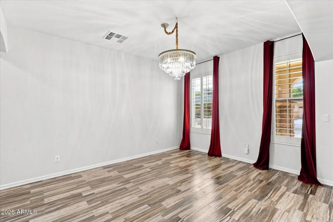 Real Estate Picture 9