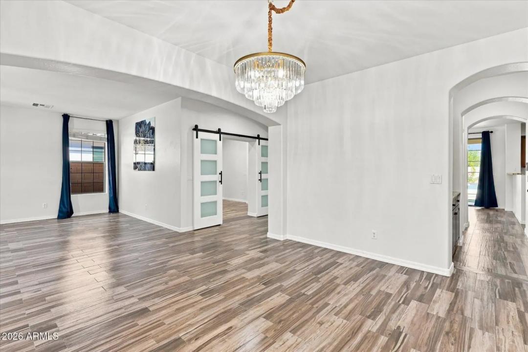 Real Estate Picture 11