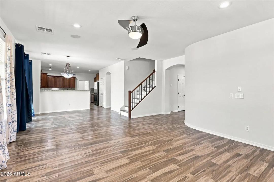 Real Estate Picture 18