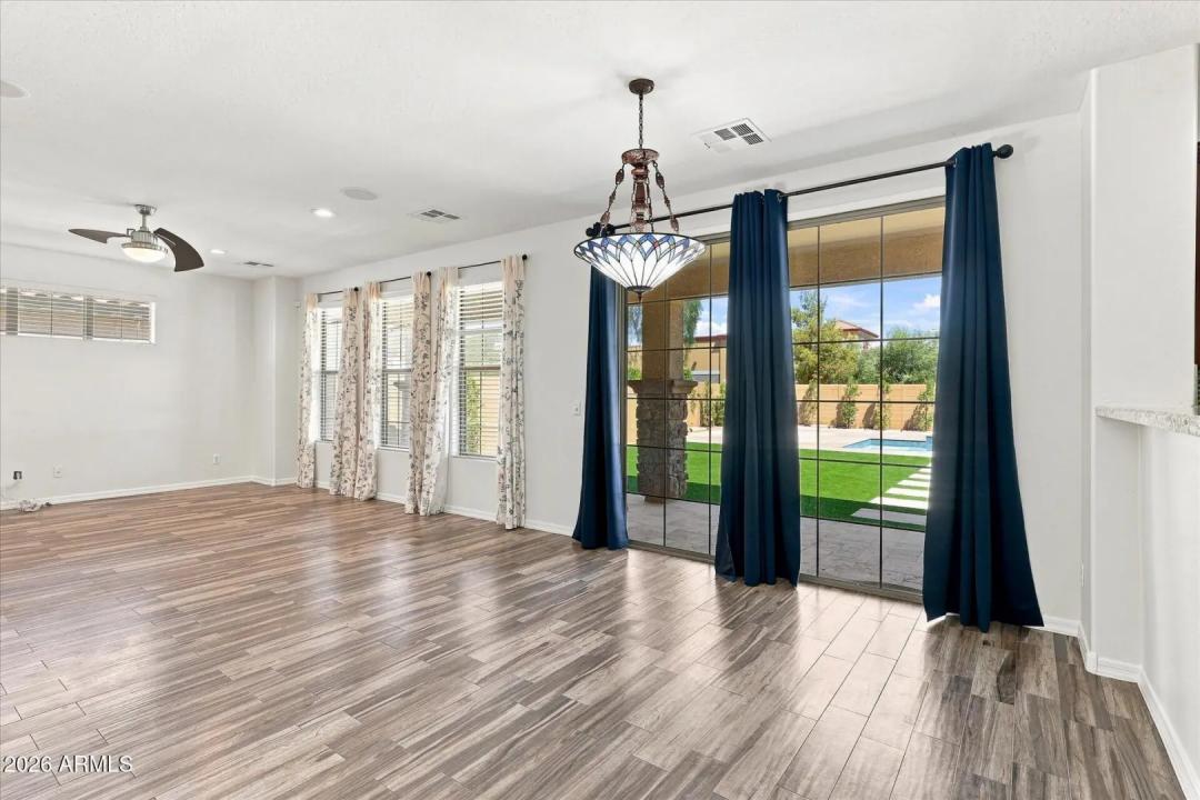 Real Estate Picture 20