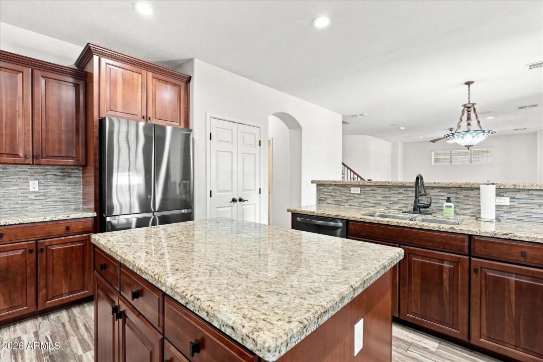 Real Estate Picture 22