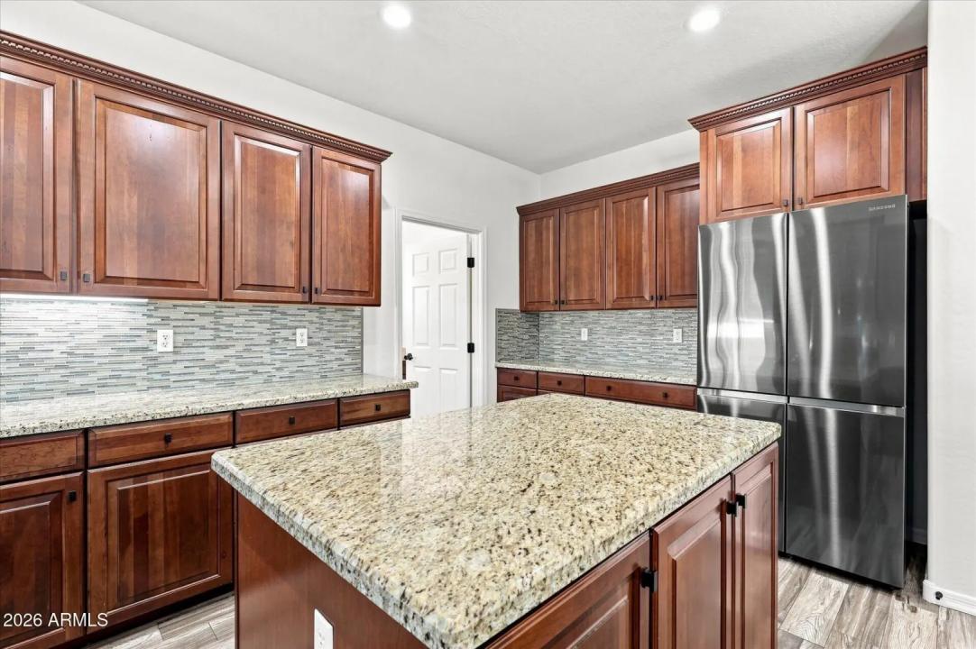Real Estate Picture 23