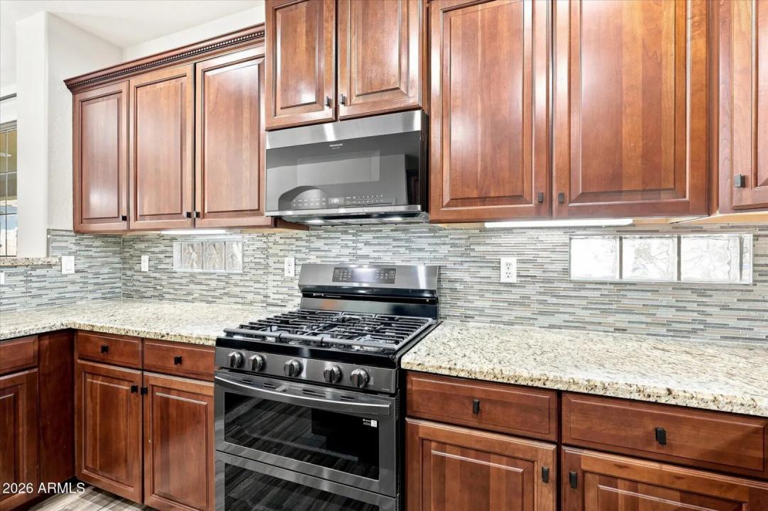 Real Estate Picture 26