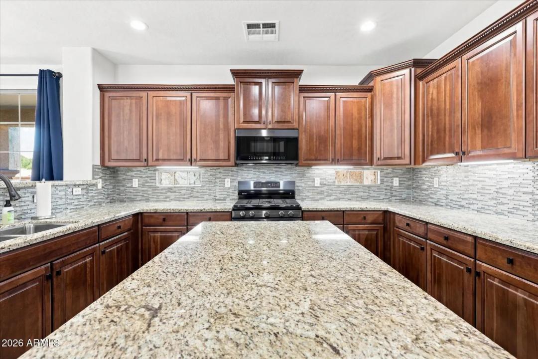 Real Estate Picture 28