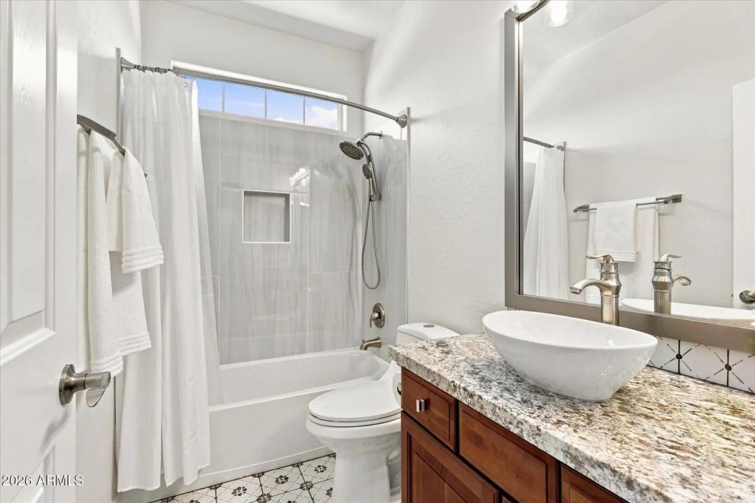 Real Estate Picture 50