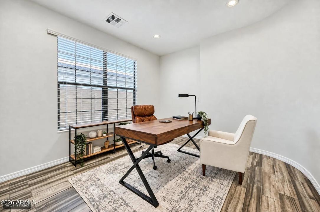 Real Estate Picture 6