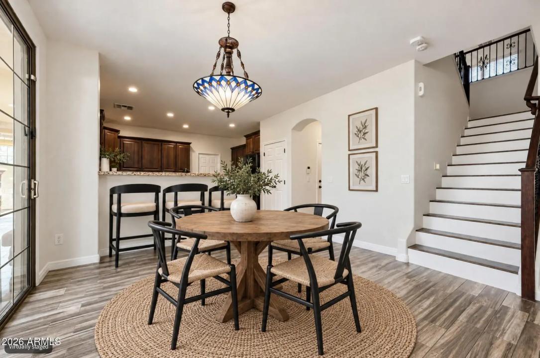 Real Estate Picture 7