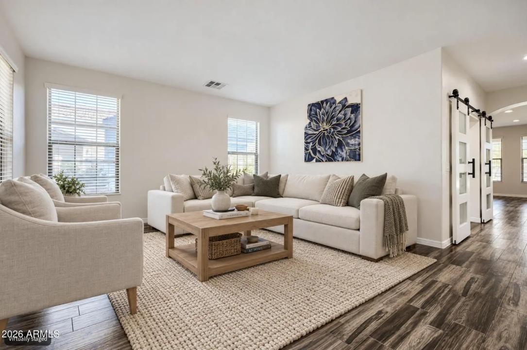 Real Estate Picture 3