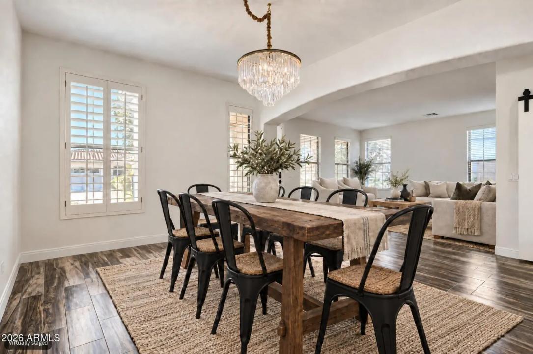 Real Estate Picture 4