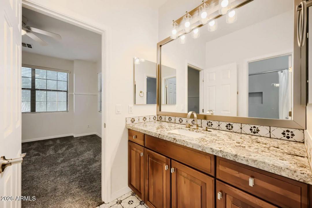 Real Estate Picture 19