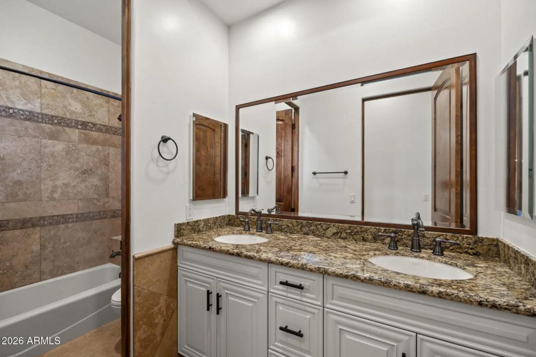 Real Estate Picture 23