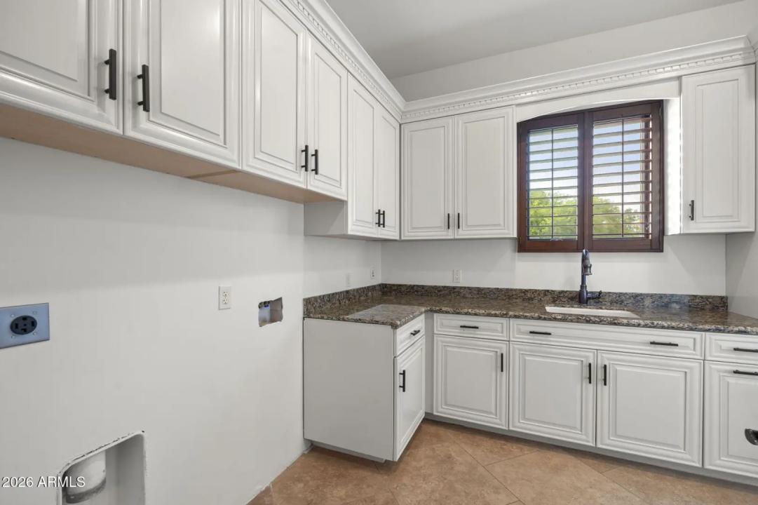 Real Estate Picture 24