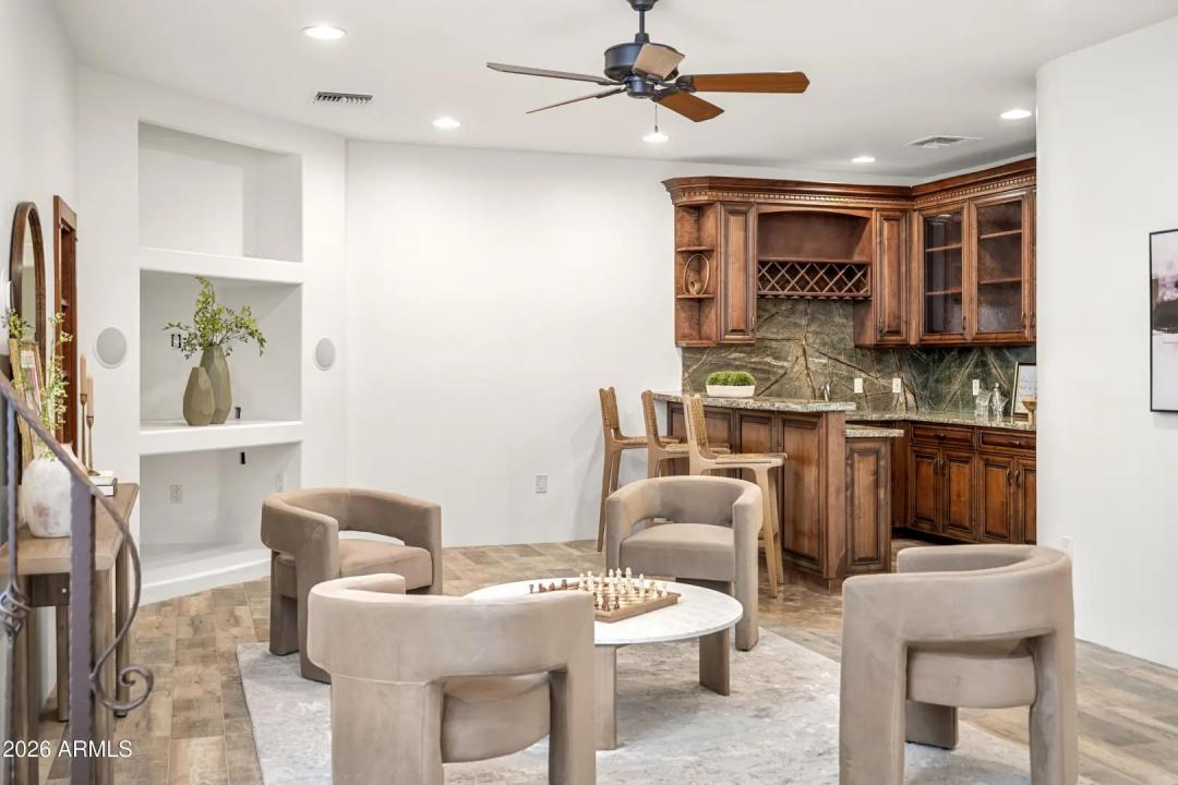 Real Estate Picture 28