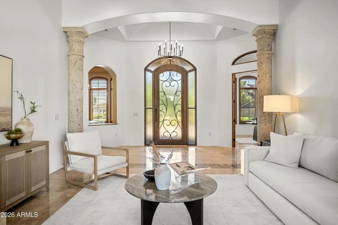Real Estate Picture 3