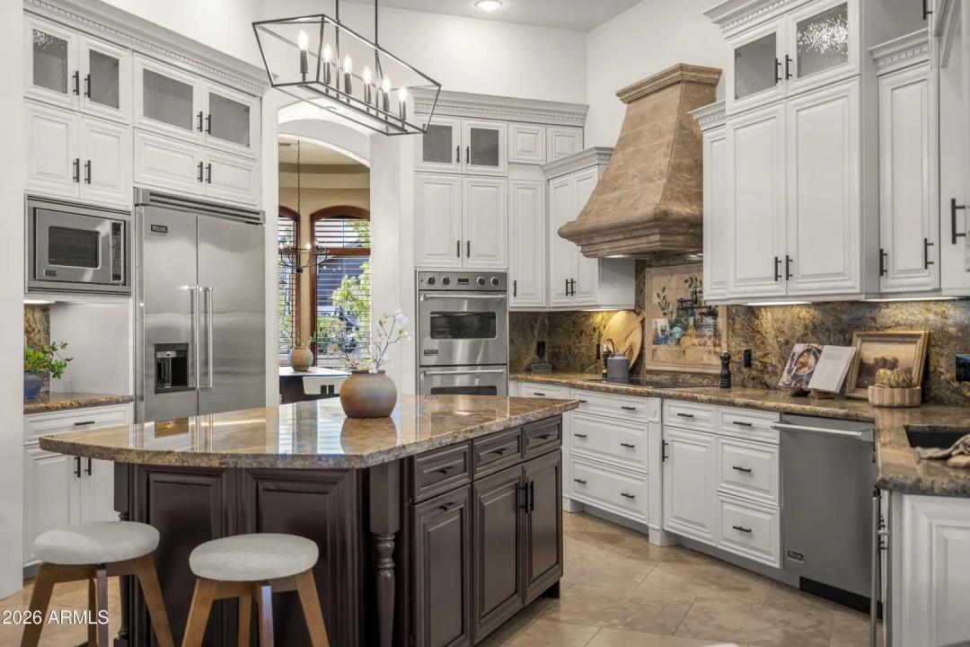 Real Estate Picture 7