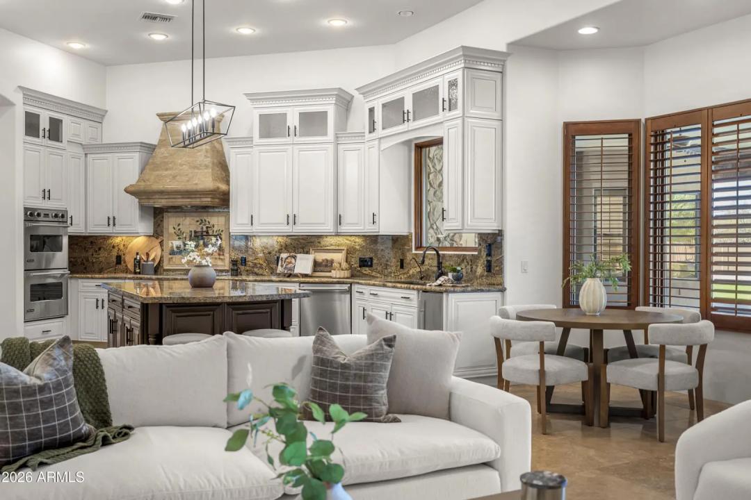 Real Estate Picture 10