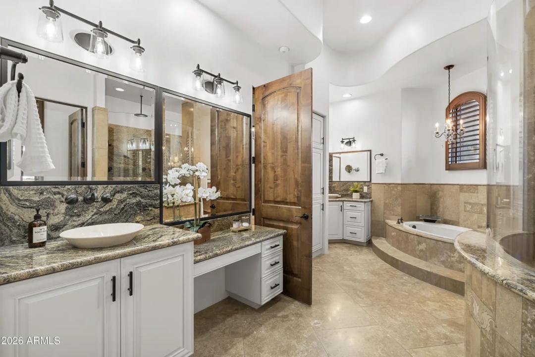 Real Estate Picture 17
