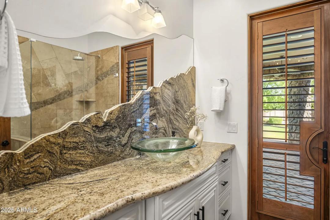 Real Estate Picture 22