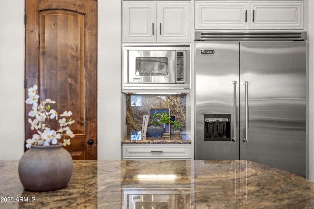 Real Estate Picture 8